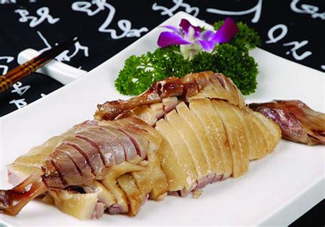  Salted Duck With Its Crispy Skin and Melt-in-Your Mouth Tenderness? A Nanjing Culinary Delight!